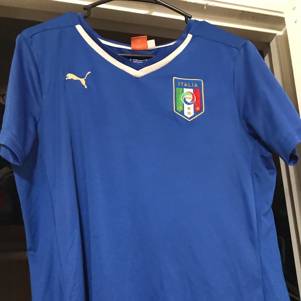 I’m selling an puma thermal shirt